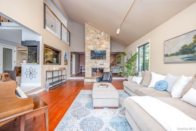 16 Lady Godiva Way, New City, NY 10956