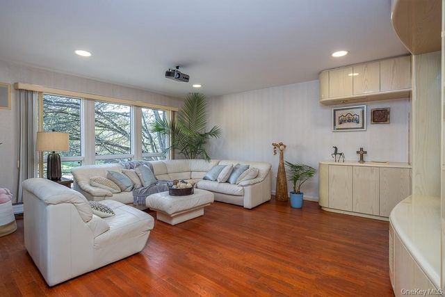 16 Lady Godiva Way, New City, NY 10956