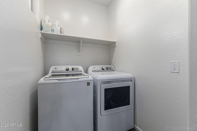 839 W HOT SPRINGS Trail, San Tan Valley, AZ 85140