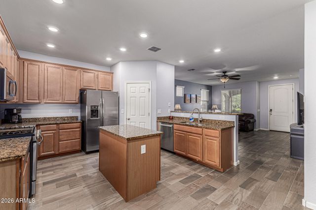 839 W HOT SPRINGS Trail, San Tan Valley, AZ 85140