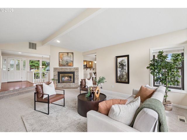 19142 SUNCREST Dr, West Linn, OR 97068