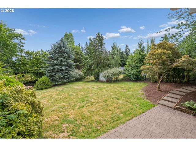 19142 SUNCREST Dr, West Linn, OR 97068