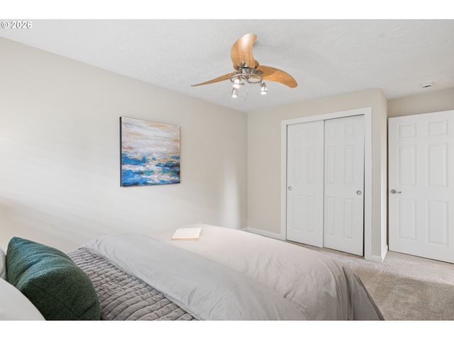 19142 SUNCREST Dr, West Linn, OR 97068