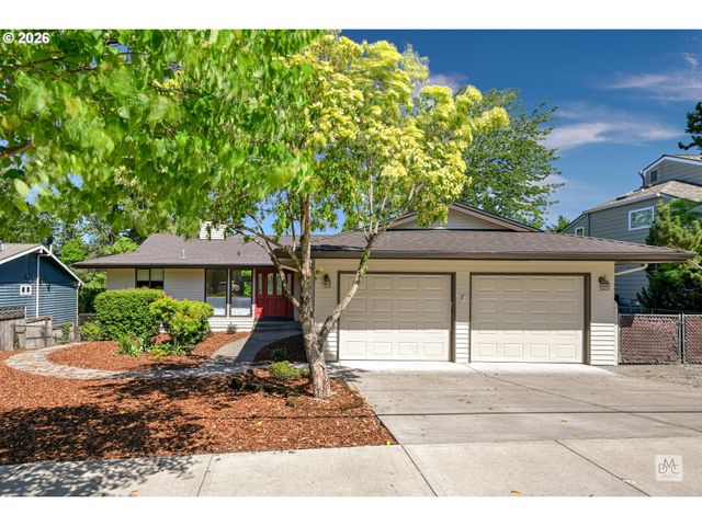 19142 SUNCREST Dr, West Linn, OR 97068