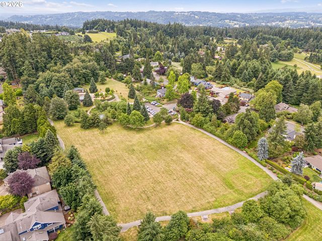 19142 SUNCREST Dr, West Linn, OR 97068