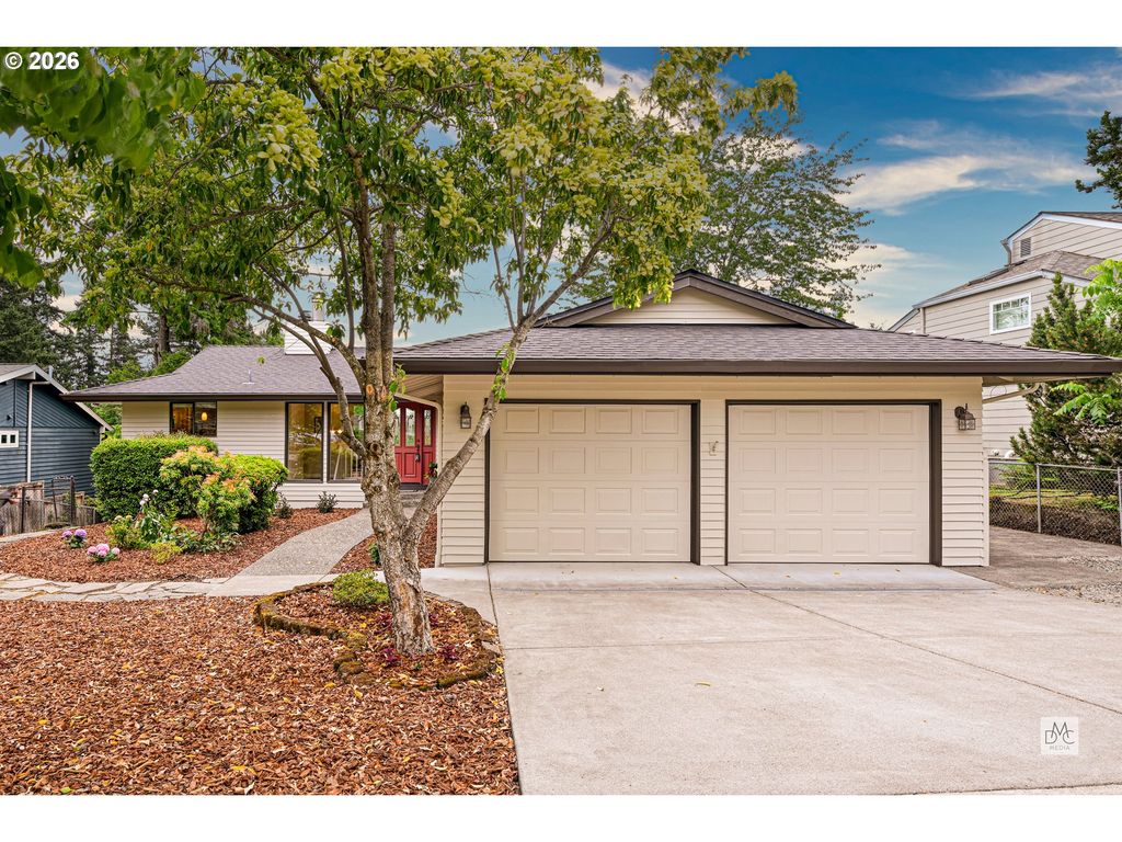 19142 SUNCREST Dr, West Linn, OR 97068