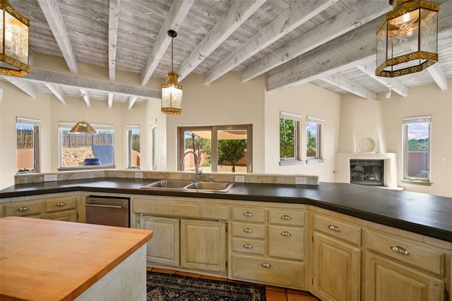 5 Sombra Court, Santa Fe, NM 87508