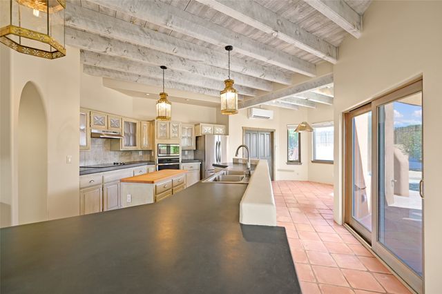 5 Sombra Court, Santa Fe, NM 87508