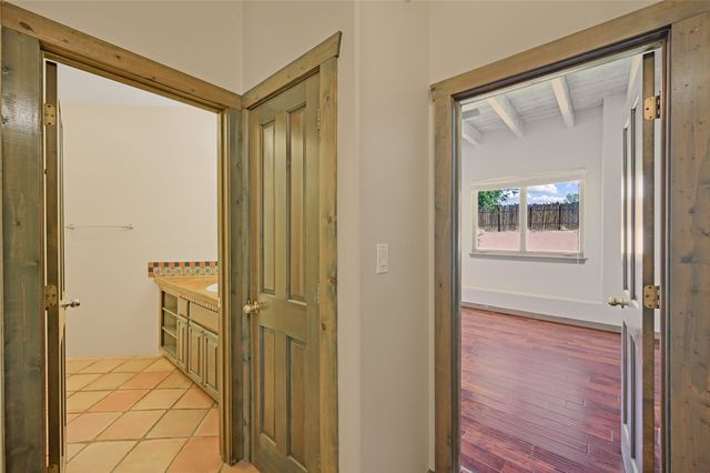 5 Sombra Court, Santa Fe, NM 87508
