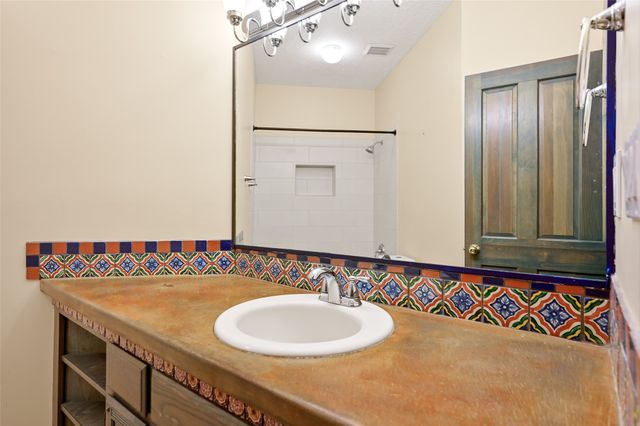 5 Sombra Court, Santa Fe, NM 87508
