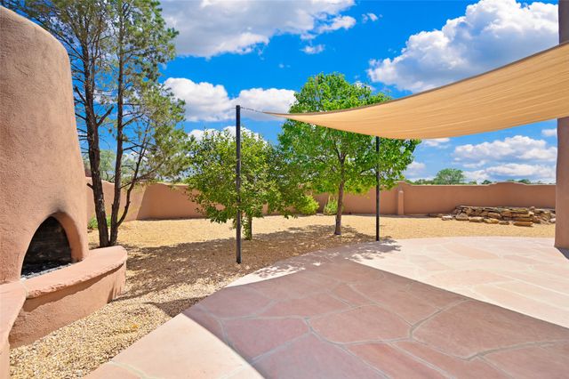 5 Sombra Court, Santa Fe, NM 87508