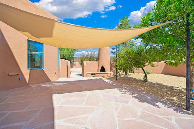 5 Sombra Court, Santa Fe, NM 87508