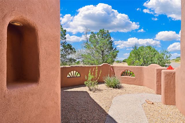 5 Sombra Court, Santa Fe, NM 87508
