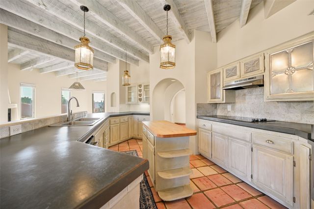 5 Sombra Court, Santa Fe, NM 87508