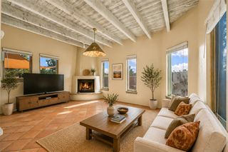 5 Sombra Court, Santa Fe, NM 87508