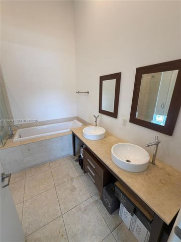 475 Brickell Ave 2813, Miami, FL 33131