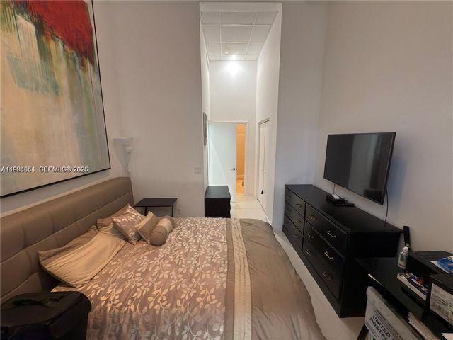 475 Brickell Ave 2813, Miami, FL 33131