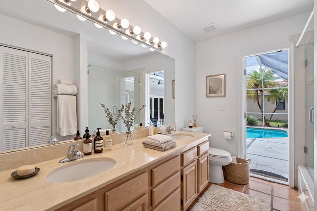 5333 N Springs Way, Coral Springs, FL 33076