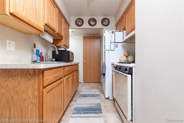 23362 Baker Street, Taylor, MI 48180