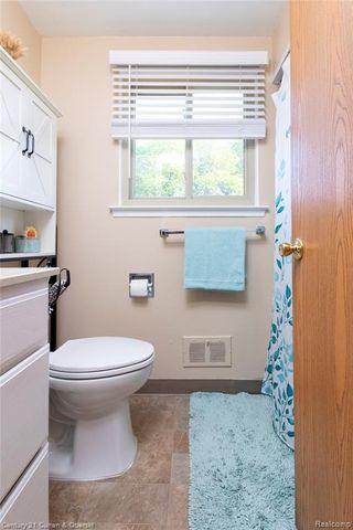 23362 Baker Street, Taylor, MI 48180