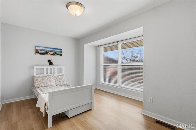 1939 Hunting Lake Court 1939, Kirkwood, MO 63122