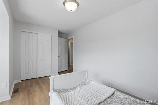 1939 Hunting Lake Court 1939, Kirkwood, MO 63122