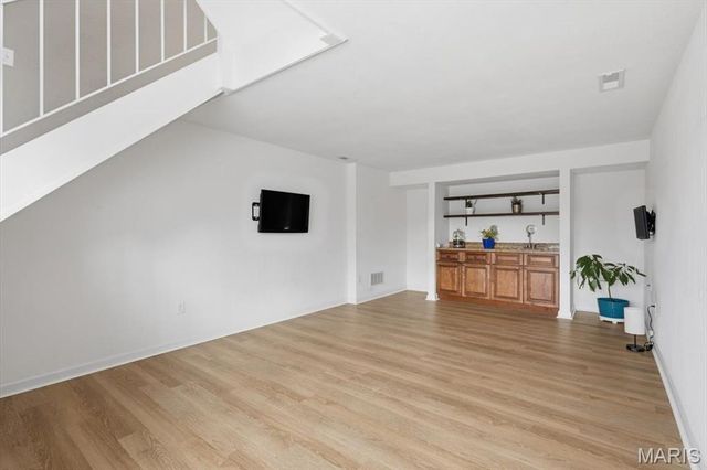 1939 Hunting Lake Court 1939, Kirkwood, MO 63122