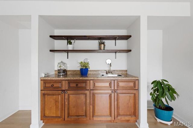 1939 Hunting Lake Court 1939, Kirkwood, MO 63122