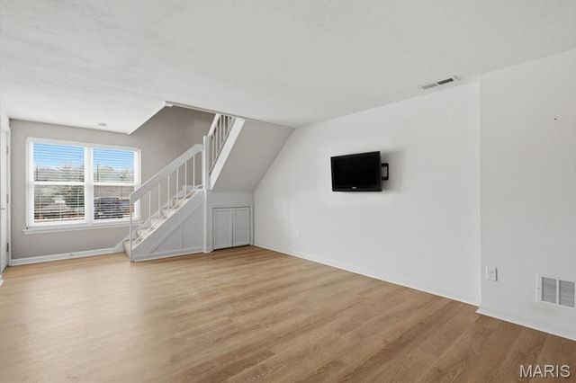 1939 Hunting Lake Court 1939, Kirkwood, MO 63122