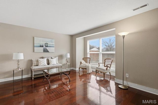 1939 Hunting Lake Court 1939, Kirkwood, MO 63122