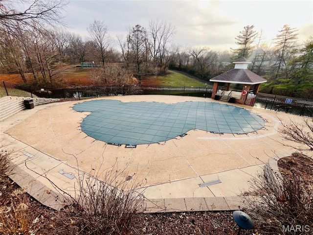 1939 Hunting Lake Court 1939, Kirkwood, MO 63122