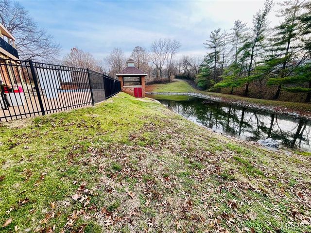 1939 Hunting Lake Court 1939, Kirkwood, MO 63122