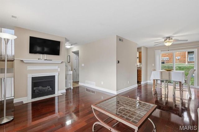 1939 Hunting Lake Court 1939, Kirkwood, MO 63122