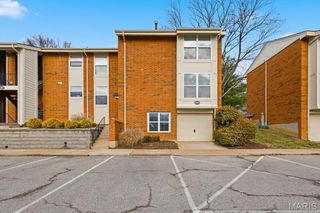 1939 Hunting Lake Court 1939, Kirkwood, MO 63122