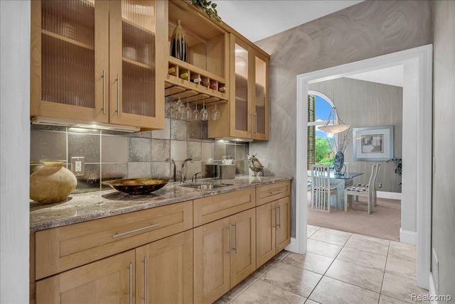 550 Kings Fairway Court, Grand Blanc, MI 48439