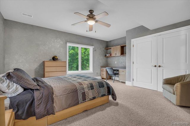 550 Kings Fairway Court, Grand Blanc, MI 48439