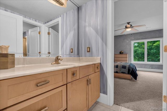 550 Kings Fairway Court, Grand Blanc, MI 48439