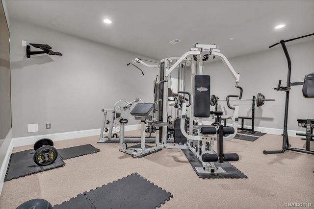 550 Kings Fairway Court, Grand Blanc, MI 48439