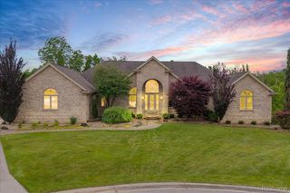 550 Kings Fairway Court, Grand Blanc, MI 48439