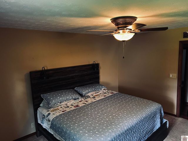 3211 Benton Rd, Paducah, KY 42003