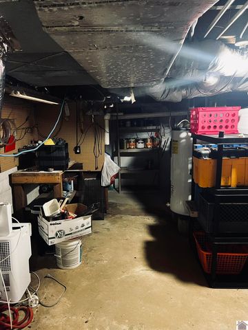 3211 Benton Rd, Paducah, KY 42003