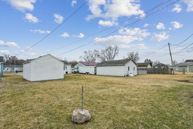 816 Lincoln Boulevard, Clinton, IA 52732