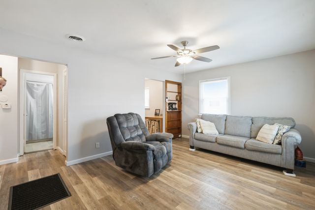 816 Lincoln Boulevard, Clinton, IA 52732