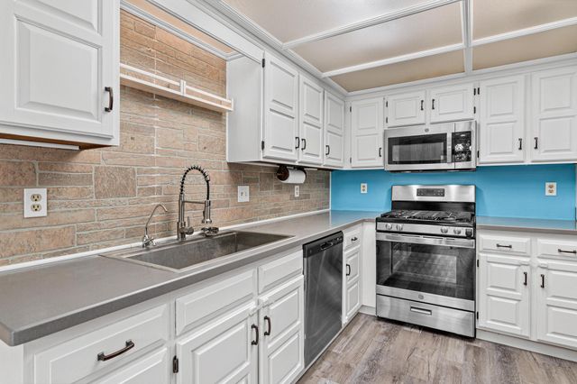 7714 York Lane N, Brooklyn Park, MN 55443