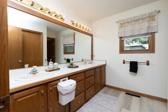 8611 Winding Brook Circle, Freeland, MI 48623