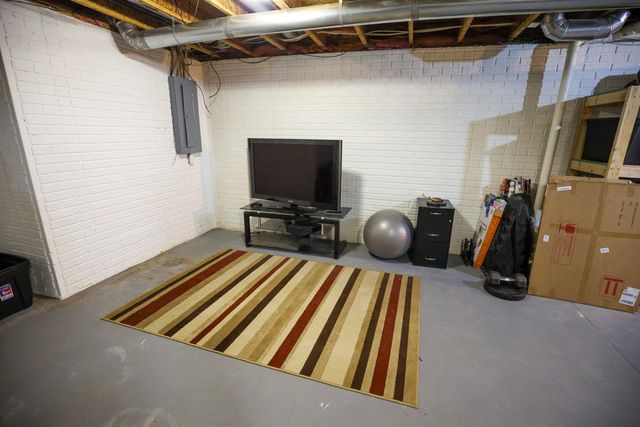 8611 Winding Brook Circle, Freeland, MI 48623