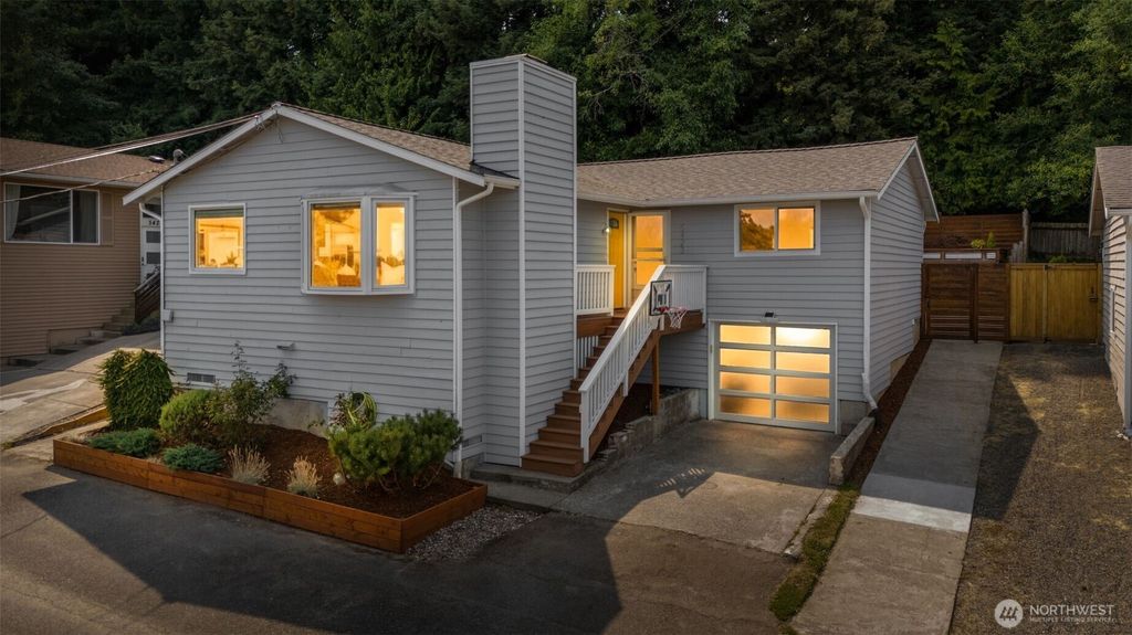 5423 31st Avenue SW, Seattle, WA 98126