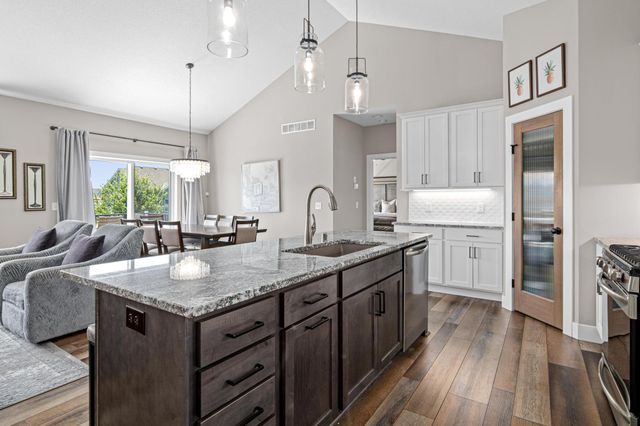 9156 187th Street W, Lakeville, MN 55044