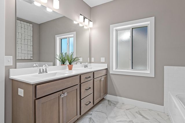 9156 187th Street W, Lakeville, MN 55044