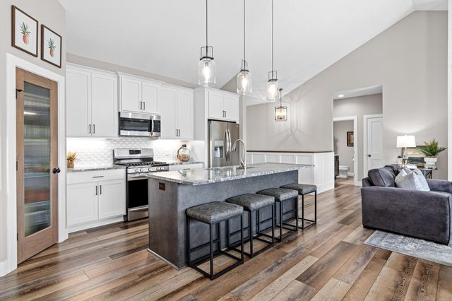 9156 187th Street W, Lakeville, MN 55044